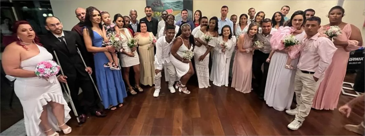 25 casais oficializam união na segunda edição do casamento comunitário