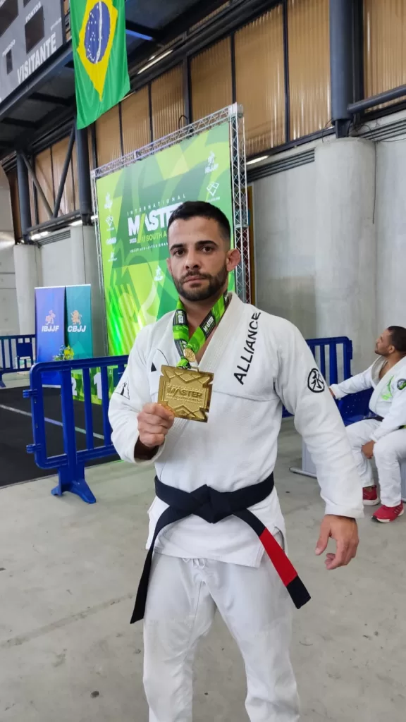 Mestre de Jiu-Jitsu leva nome de Barbacena para Campeonato Europeu